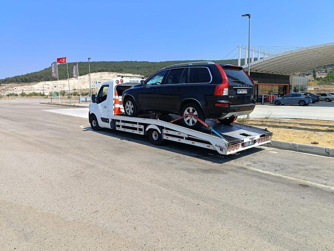 Karabağlar gece BMW taşıma